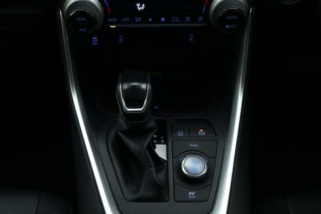 2020 Toyota RAV4 Cruiser (AWD) Hybrid, Automatic, 154992 km, Dashboard View
