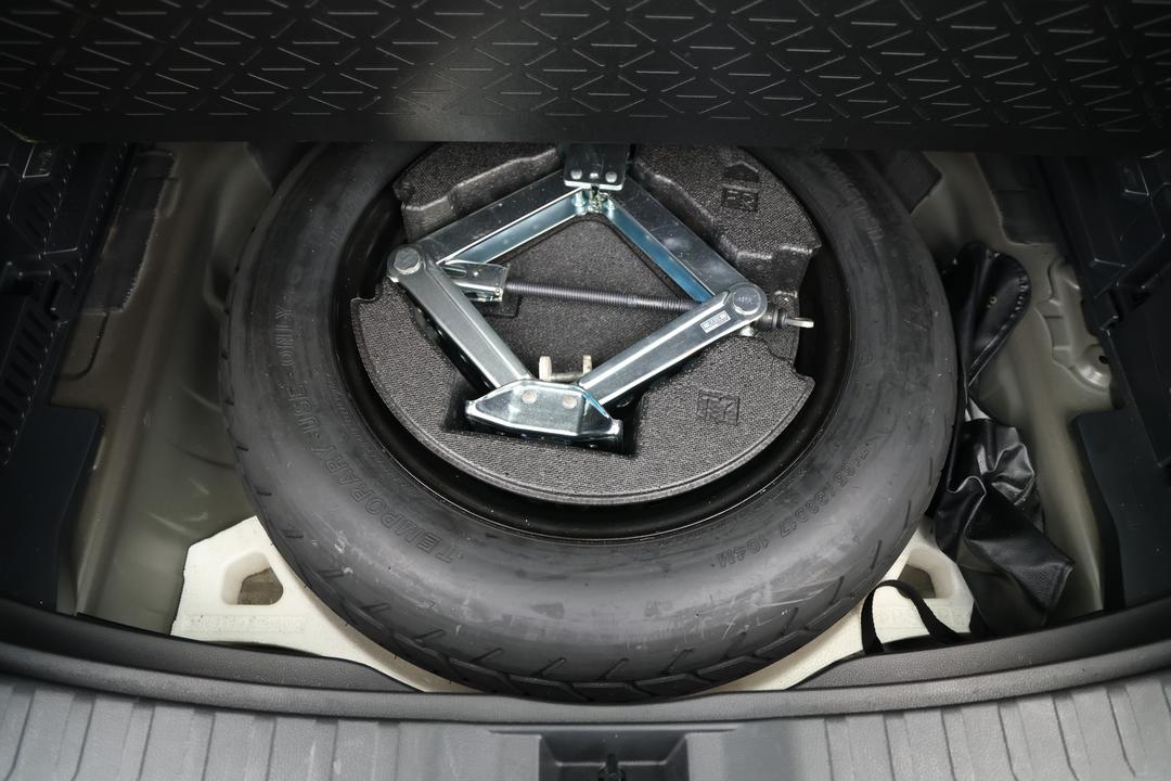2020 Toyota RAV4 Cruiser (AWD) Hybrid, Automatic, 154992 km, Roof/Sunroof View