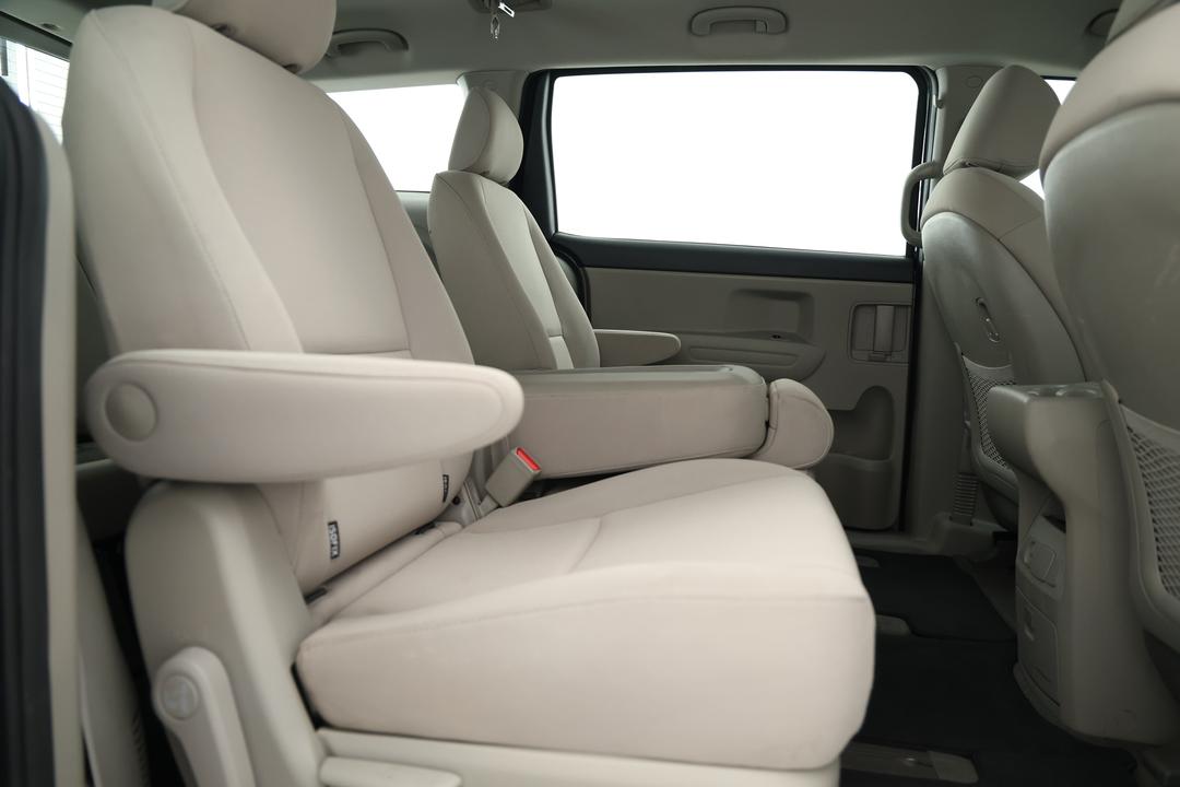 2018 Kia Carnival S, Automatic, 26483 km, Right Side Rear Door Cabin View