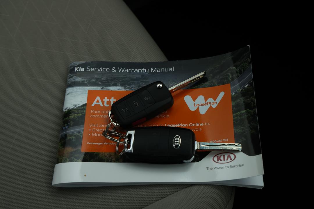 2018 Kia Carnival S, Automatic, 26483 km, Handbrake