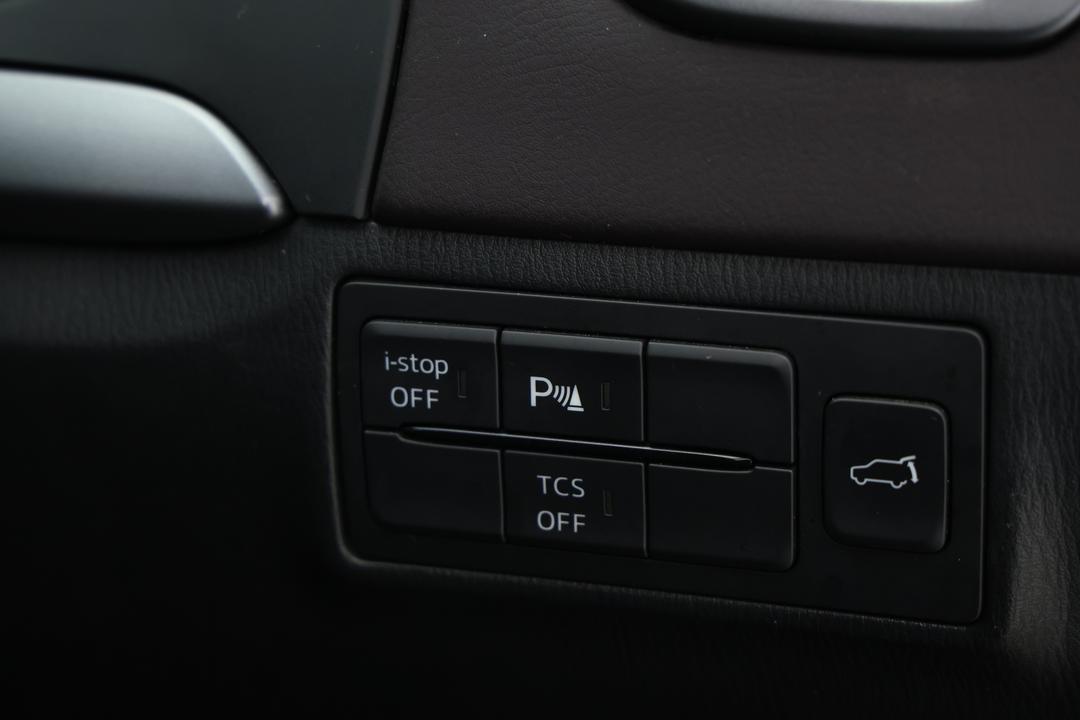 2017 Mazda CX-9 Gt (AWD), Automatic, 82860 km, Steering Wheel Close-up