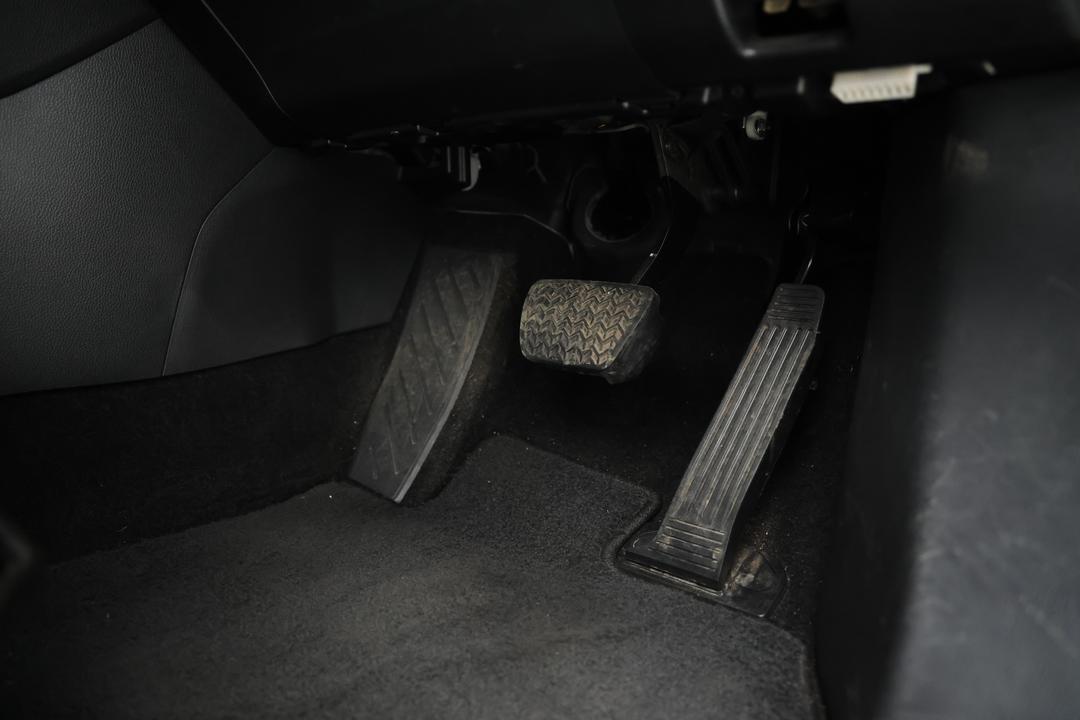 2022 Toyota RAV4 Gx (AWD) Hybrid, Automatic, 109766 km, Utility Switches/Buttons