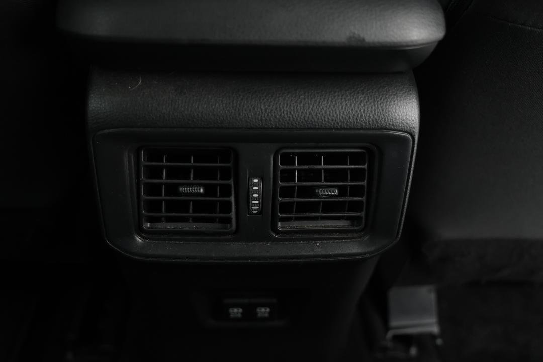 2022 Toyota RAV4 Gx (AWD) Hybrid, Automatic, 109766 km, Rear A/C Vent