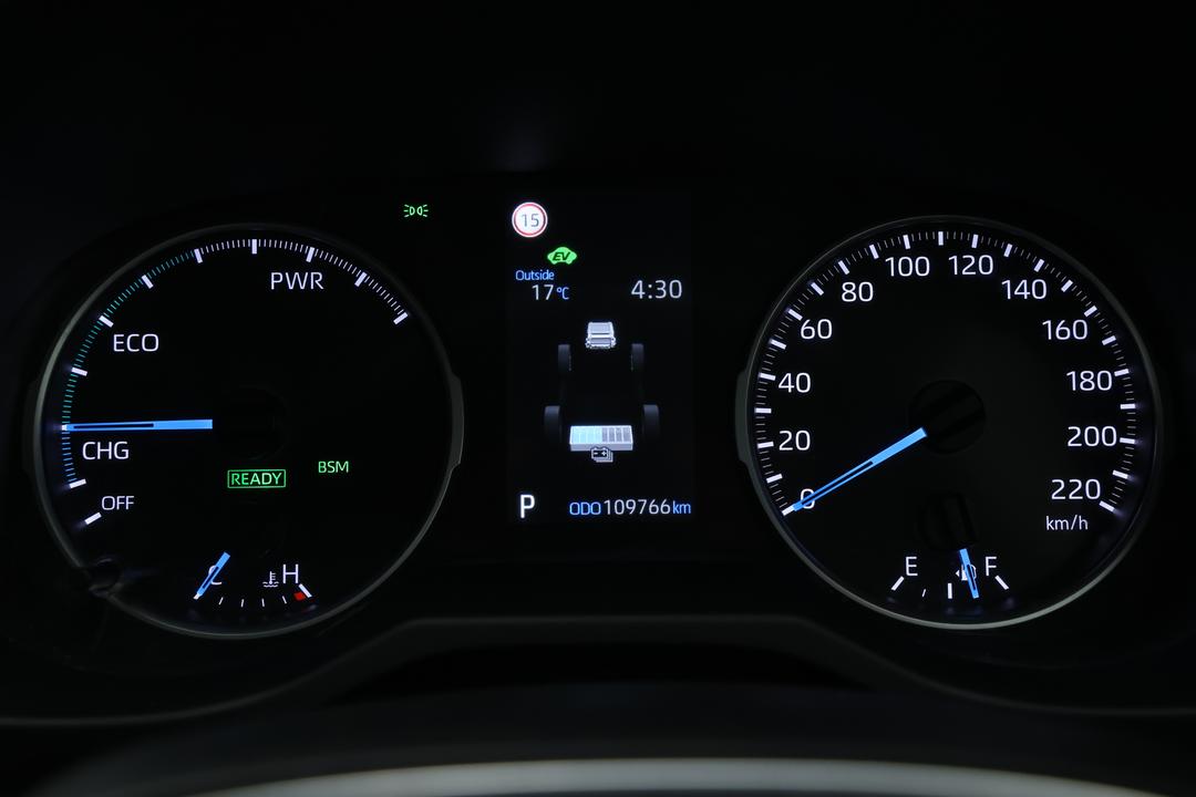 2022 Toyota RAV4 Gx (AWD) Hybrid, Automatic, 109766 km, Key Close-up