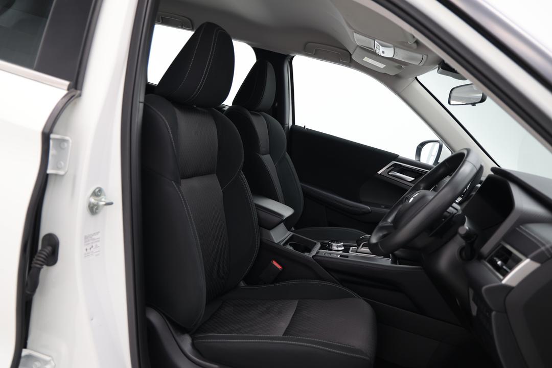 2024 Mitsubishi Outlander Es 5 Seat (2WD), Automatic, 53483 km, Utility Switches/Buttons