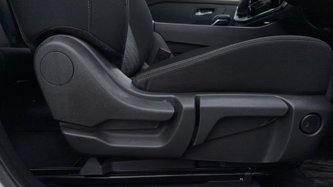 2024 Nissan X-trail St (4WD) 7 Seat, Automatic, 33729 km, Drivers Side Adjustment Panel