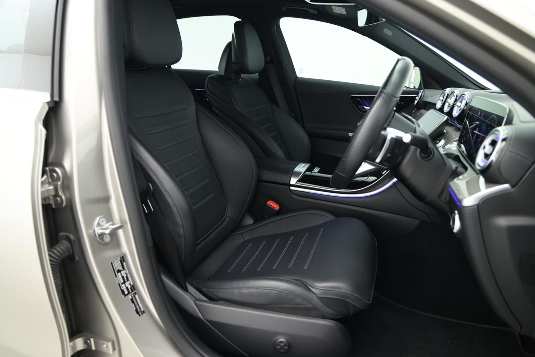 2022 Mercedes-benz C200 Mhev, Automatic, 34064 km, Key Close-up