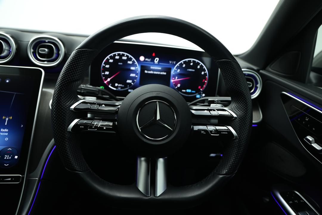 2022 Mercedes-benz C200 Mhev, Automatic, 34064 km, Steering Wheel Close-up
