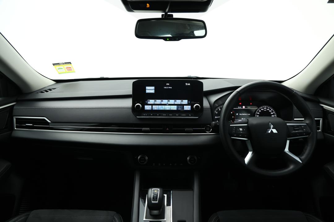 2023 Mitsubishi Outlander Aspire 7 Seat (2WD), Automatic, 60306 km, Dashboard View