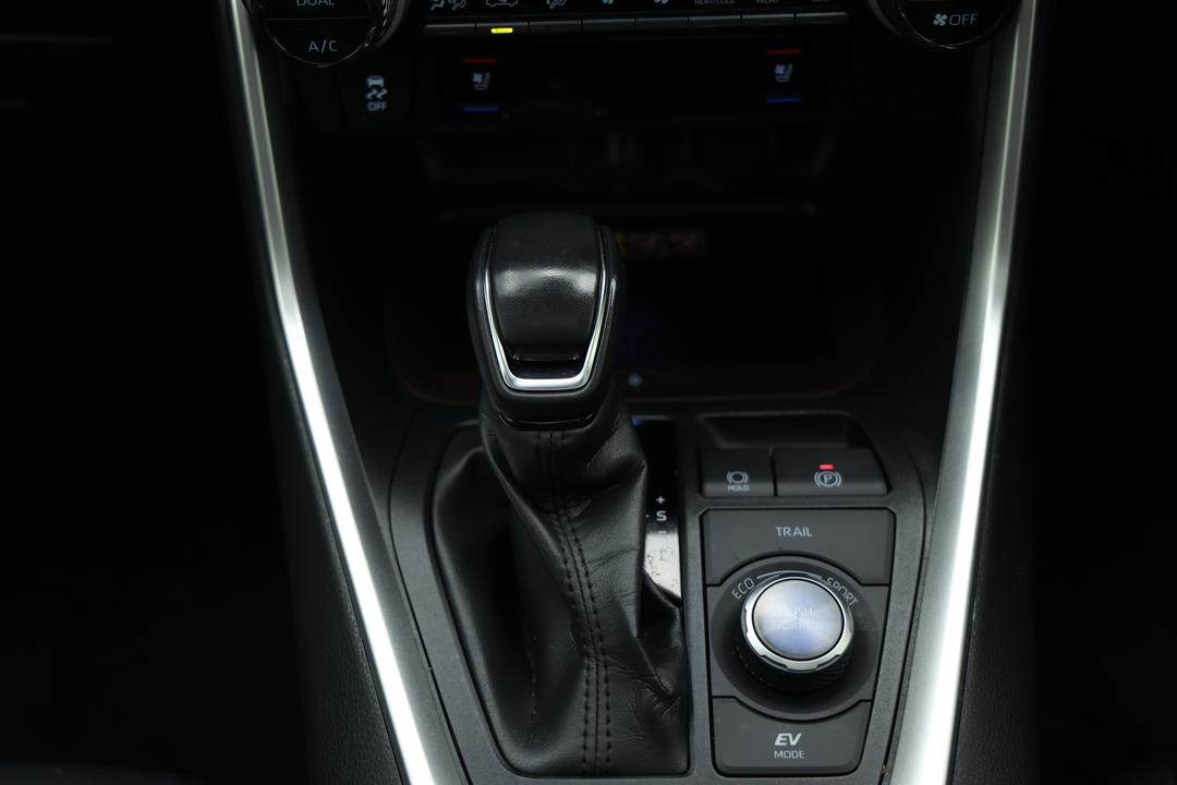 2023 Toyota RAV4 Cruiser (AWD) Hybrid, Automatic, 44416 km, Dashboard View