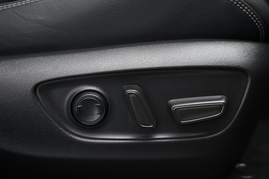 2023 Toyota RAV4 Cruiser (AWD) Hybrid, Automatic, 44416 km, Key Close-up