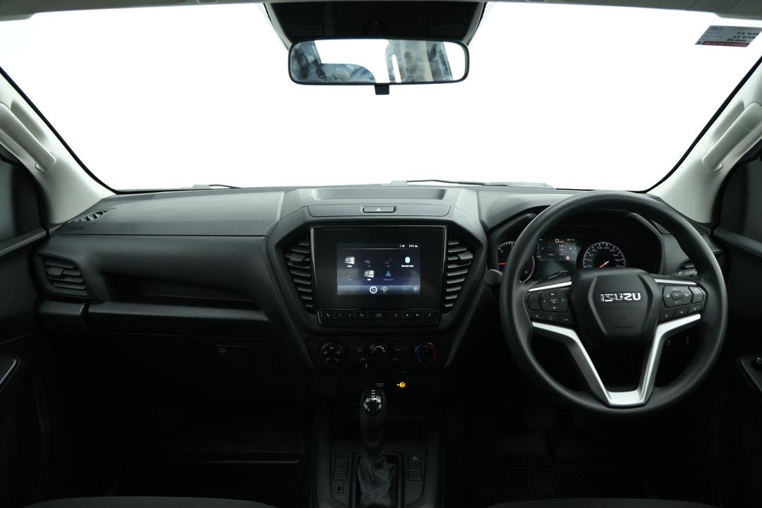 2021 Isuzu D-MAX Sx (4x2) High-ride, Automatic, 71846 km, Boot Inside View with Luggage