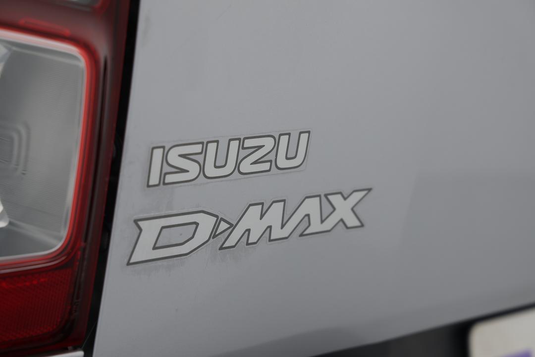 2021 Isuzu D-MAX Sx (4x2) High-ride, Automatic, 71846 km, Badge (Boot Left Side)