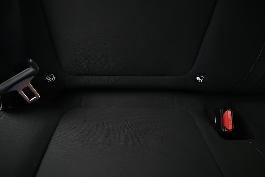 2021 Isuzu D-MAX Sx (4x2) High-ride, Automatic, 71846 km, Right Side Front Door Cabin View