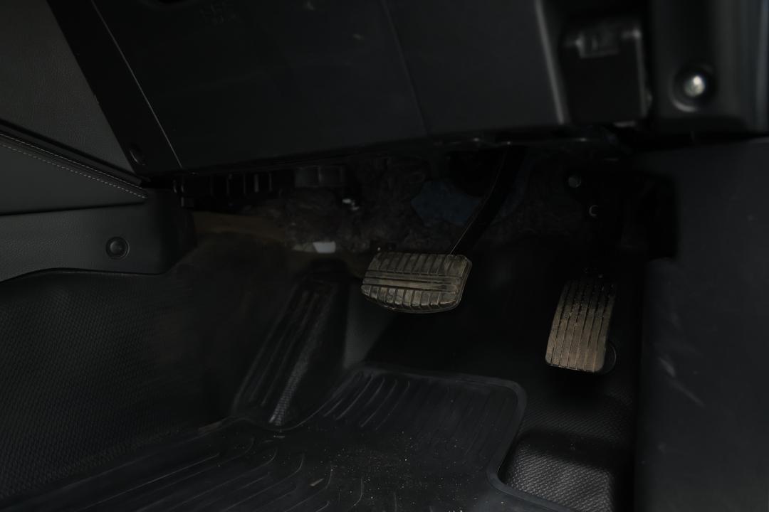2023 Mitsubishi Triton Glx+ (4x4), Automatic, 23761 km, Drivers Side Door Panel Controls