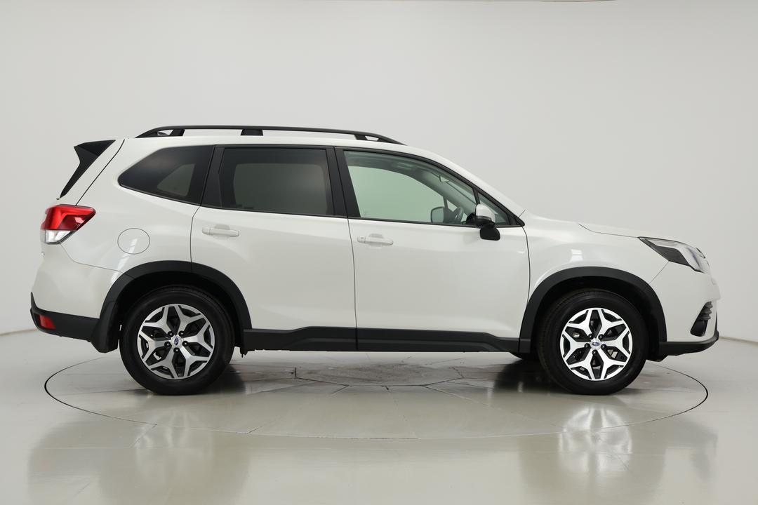 2024 Subaru Forester 2.5i (AWD), Automatic, 51047 km, Right Side View