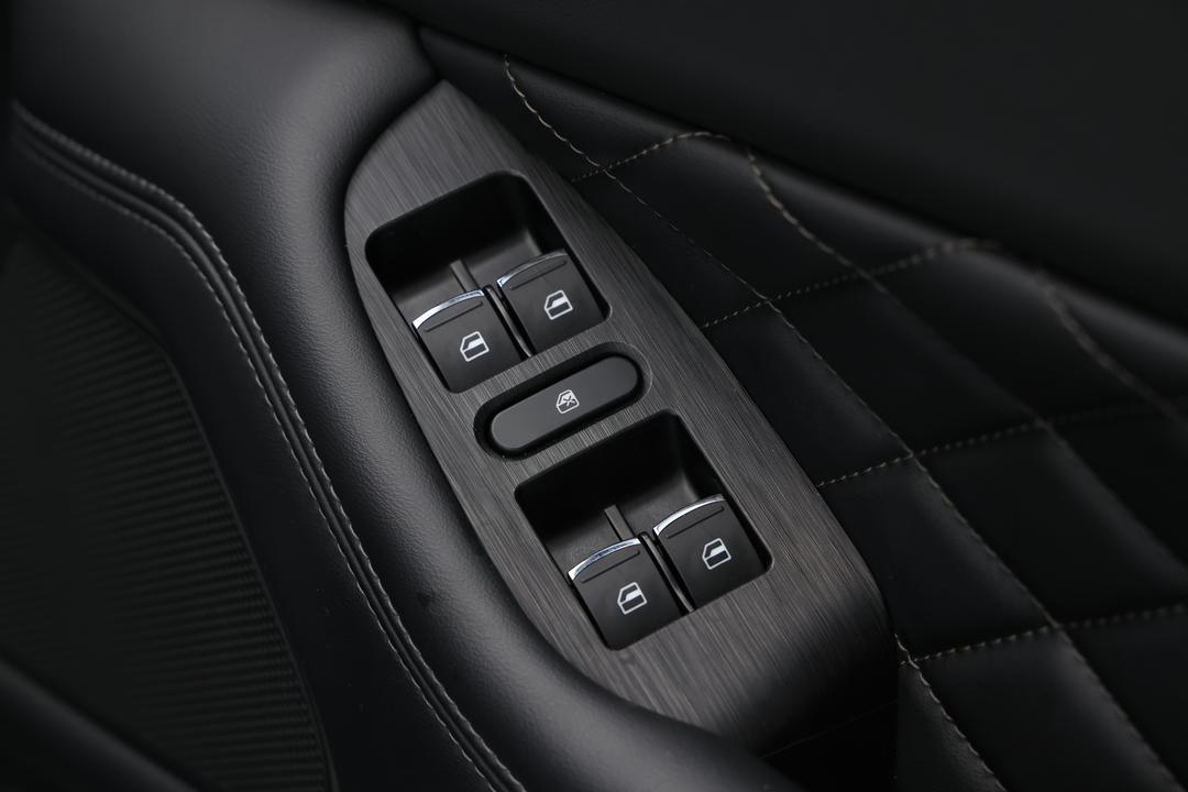 2023 GWM Ute Cannon-X (4x4), Automatic, 37421 km, Ventilated Seats