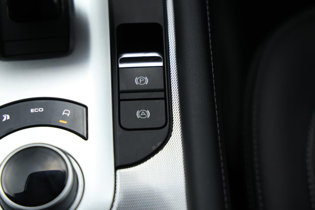 2023 GWM Ute Cannon-X (4x4), Automatic, 37421 km, Dashboard View