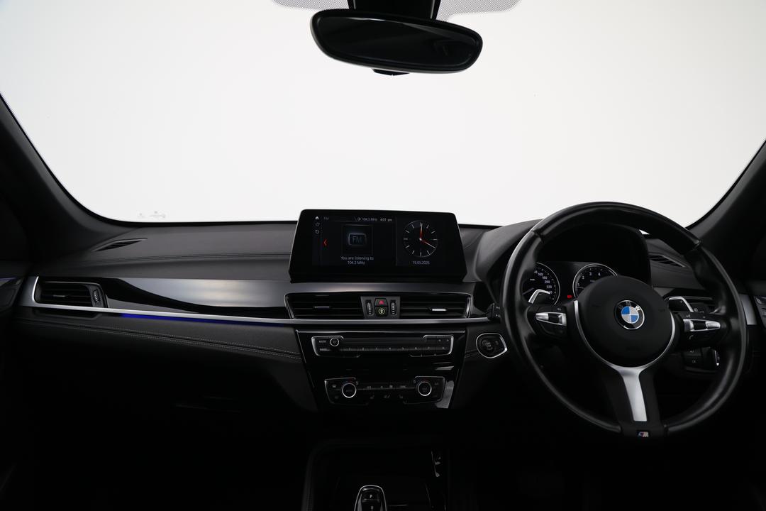 2021 BMW X1 sDrive 20i M Sport, Automatic, 64135 km, Dashboard View