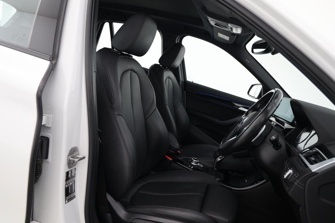2021 BMW X1 sDrive 20i M Sport, Automatic, 64135 km, Steering Wheel Close-up