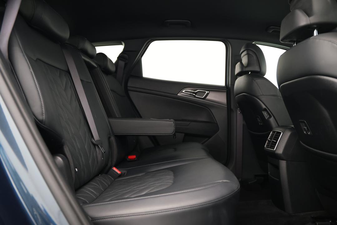 2022 Kia Sportage Sx+ (AWD), Automatic, 65626 km, Right Side Rear Door Cabin View