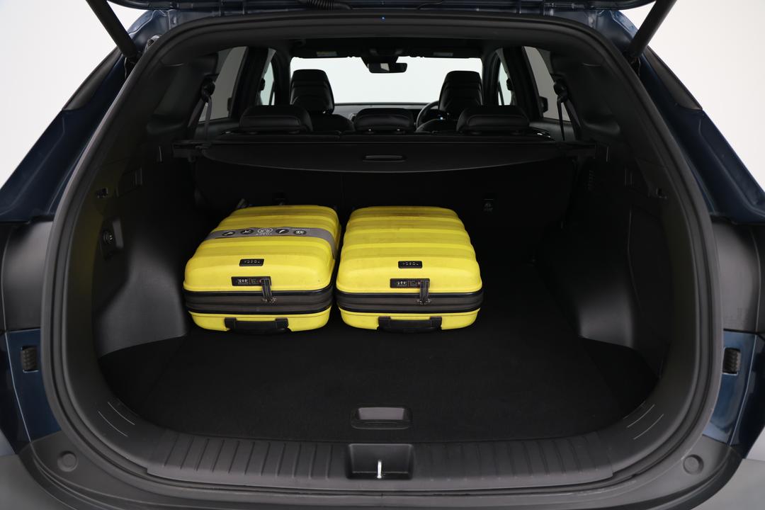 2022 Kia Sportage Sx+ (AWD), Automatic, 65626 km, Boot Inside View with Luggage