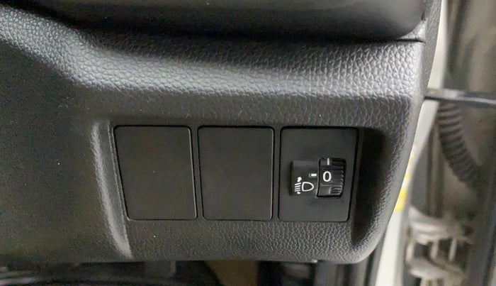 2016 Honda City 1.5L I-VTEC SV CVT, Petrol, Automatic, 1,09,171 km, Dashboard - Headlight height adjustment not working