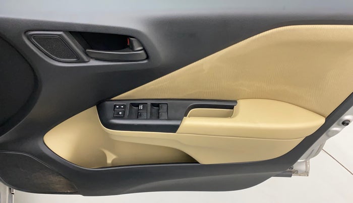 2016 Honda City 1.5L I-VTEC SV CVT, Petrol, Automatic, 1,09,171 km, Driver Side Door Panels Control