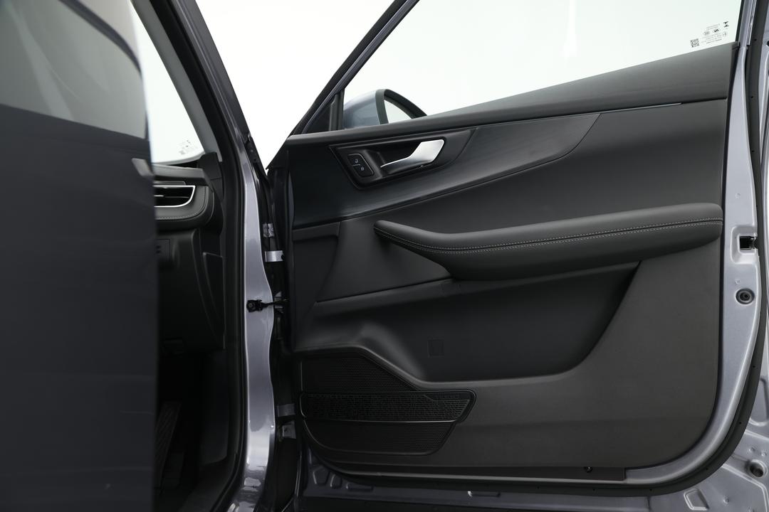 2025 Chery Tiggo 4 Urban, Automatic, 1336 km, Right Side Front Door Cabin View