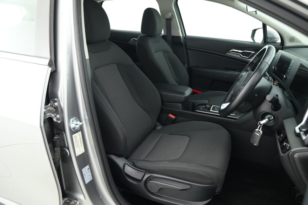2024 Kia Sportage S (FWD), Automatic, 53103 km, Right Side Front Door Cabin View