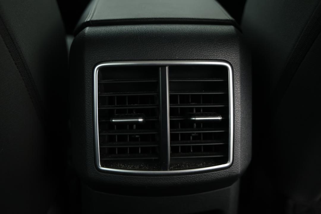 2024 Kia Sportage S (FWD), Automatic, 53103 km, Rear A/C Vent