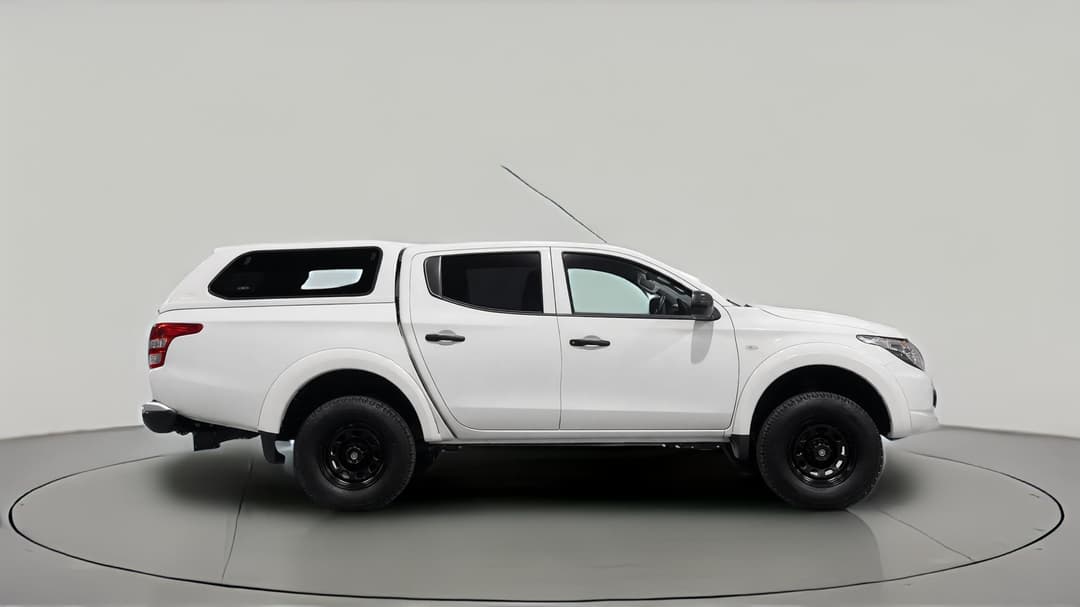 2018 Mitsubishi Triton Glx (4x4), Automatic, 98788 km, Right Side View
