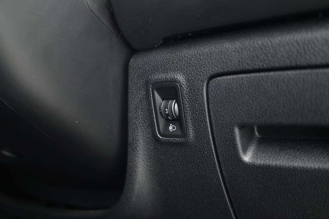 2022 MG HS Excite, Automatic, 48933 km, Drivers Side Adjustment Panel