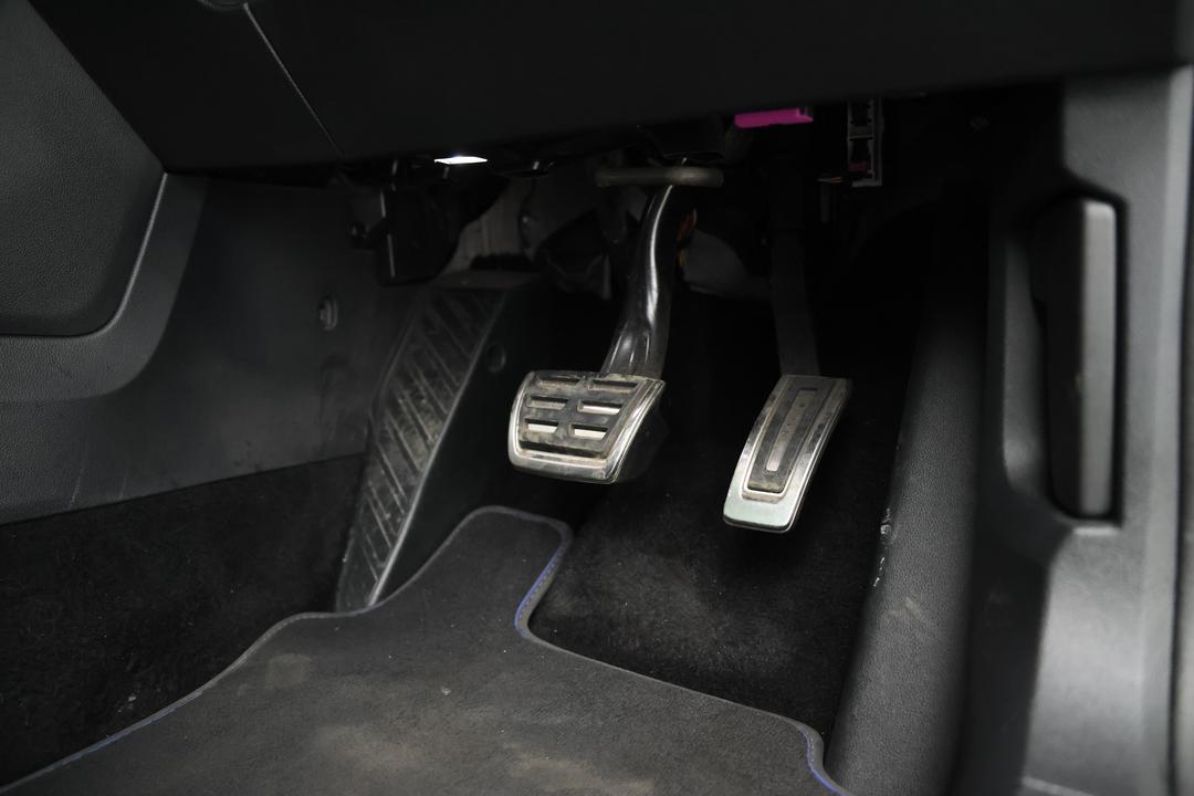 2022 Volkswagen T-roc R, Automatic, 73566 km, Drivers Side Adjustment Panel
