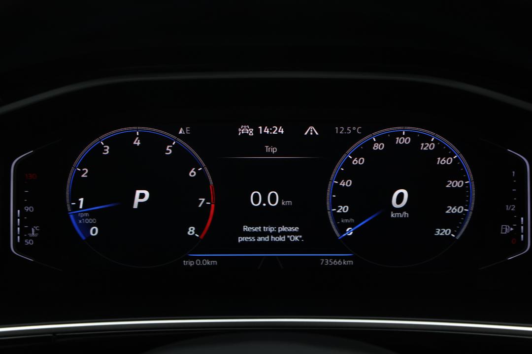 2022 Volkswagen T-roc R, Automatic, 73566 km, Service History