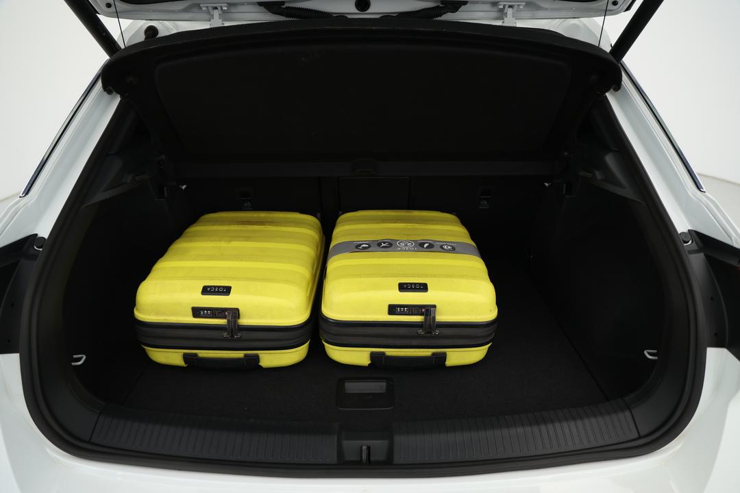 2022 Volkswagen T-roc R, Automatic, 73566 km, Boot Inside View with Luggage