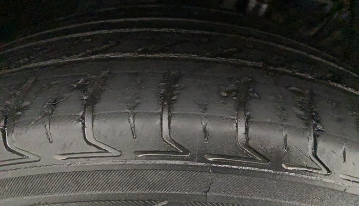2016 Maruti Vitara Brezza VDI, Diesel, Manual, 76,928 km, Right Rear Tyre Tread