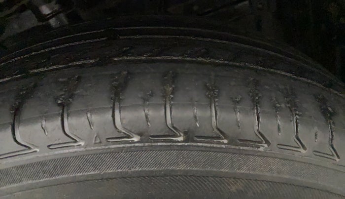 2016 Maruti Vitara Brezza VDI, Diesel, Manual, 76,928 km, Left Front Tyre Tread