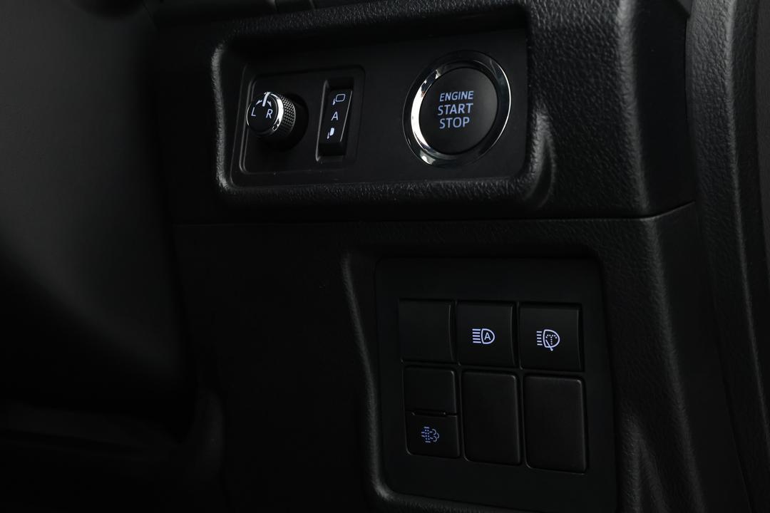 2023 Toyota Landcruiser Prado Gxl, Automatic, 17379 km, Drivers Side Adjustment Panel