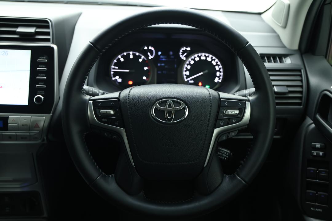 2023 Toyota Landcruiser Prado Gxl, Automatic, 17379 km, On-Roof Controls/Sunglass holder