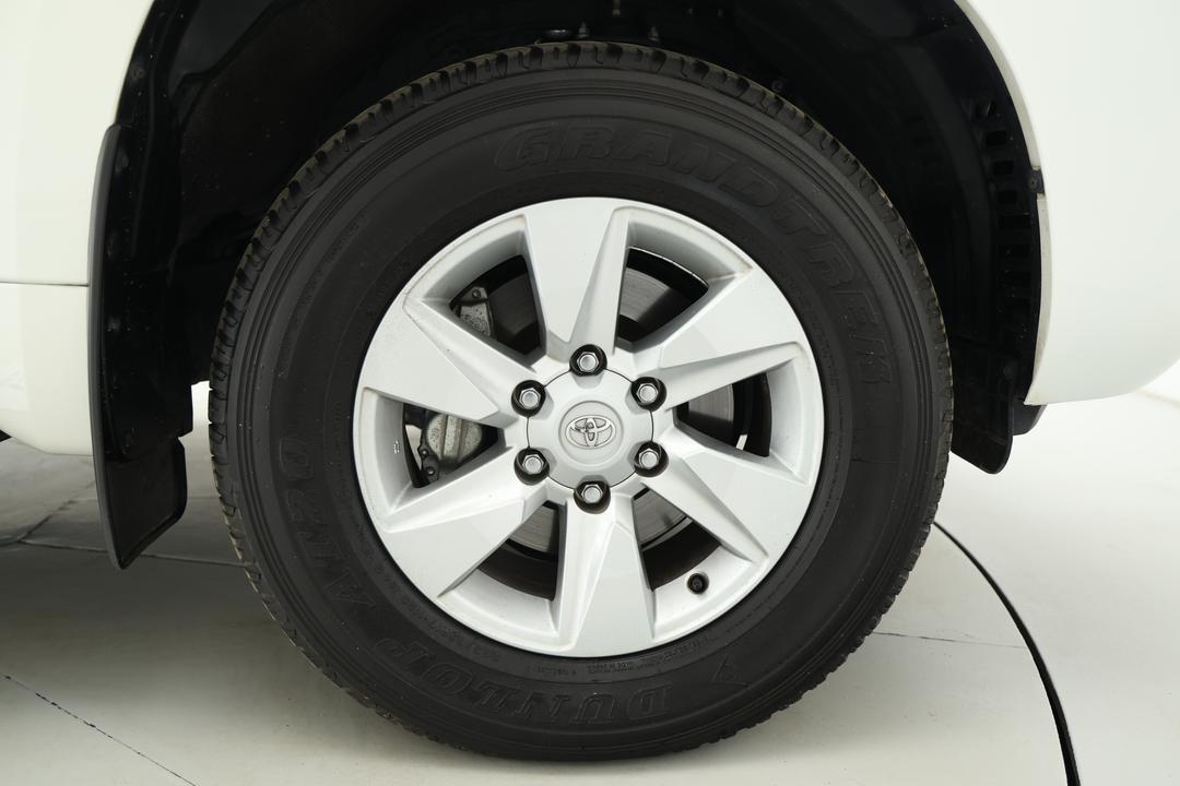 2023 Toyota Landcruiser Prado Gxl, Automatic, 17379 km, Right Front Wheel