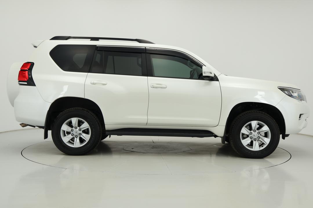 2023 Toyota Landcruiser Prado Gxl, Automatic, 17379 km, Right Side View