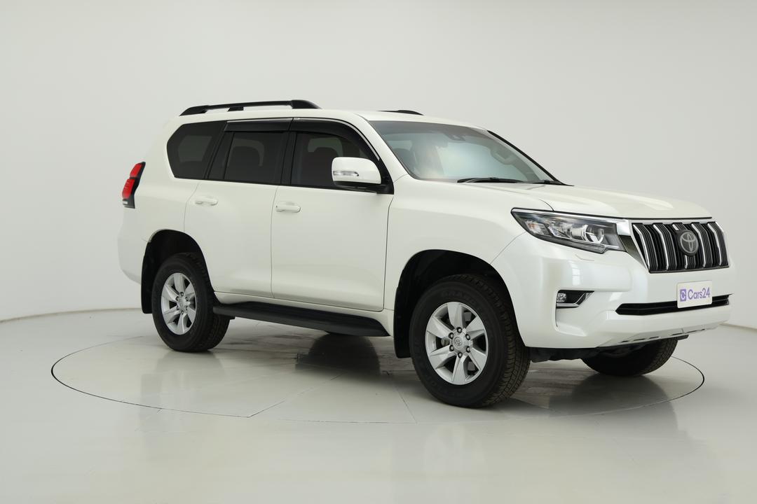 2023 Toyota Landcruiser Prado Gxl, Automatic, 17379 km, Right Front Diagonal (45- Degree) View