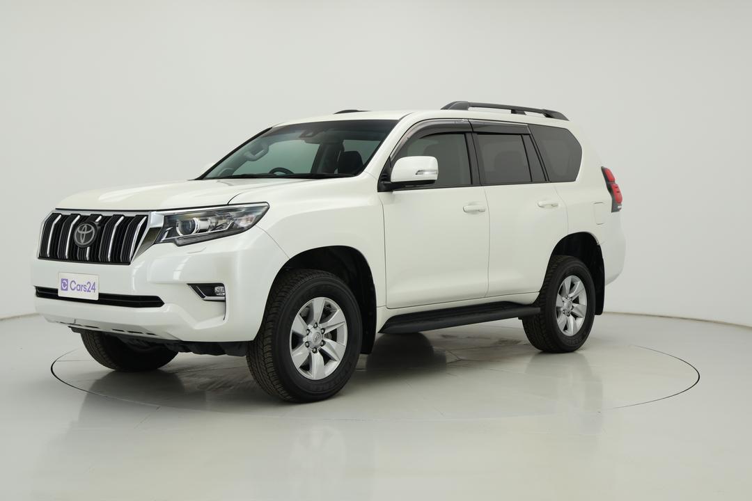 2023 Toyota Landcruiser Prado Gxl, Automatic, 17379 km, Left Front Diagonal (45- Degree) View