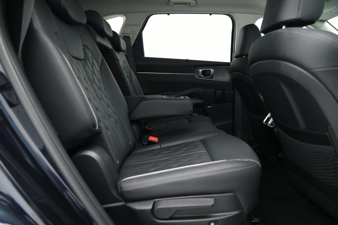 2023 Kia Sorento Gt-line 7 Seat Phev AWD, Automatic, 29881 km, Right Side Rear Door Cabin View
