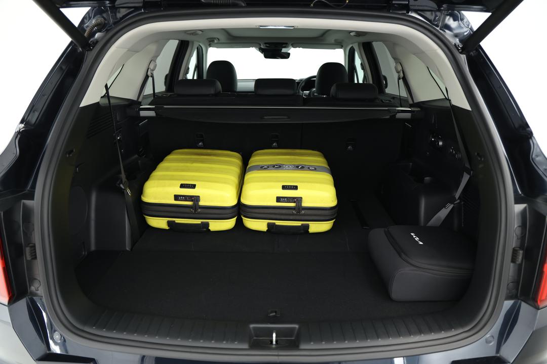 2023 Kia Sorento Gt-line 7 Seat Phev AWD, Automatic, 29881 km, Boot Inside View with Luggage