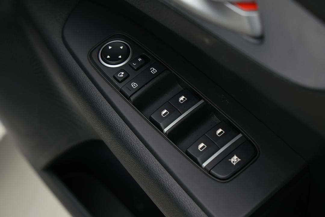 2022 Kia Cerato S, Automatic, 66651 km, Drivers Side Door Panel Controls