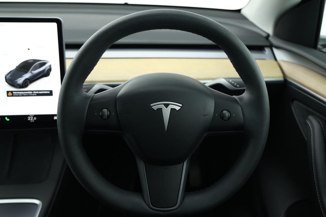 2023 Tesla Model Y Rear-wheel Drive, Automatic, 48385 km, On-Roof Controls/Sunglass holder