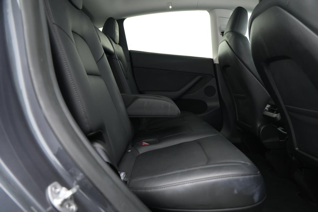 2023 Tesla Model Y Rear-wheel Drive, Automatic, 48385 km, Dashboard View