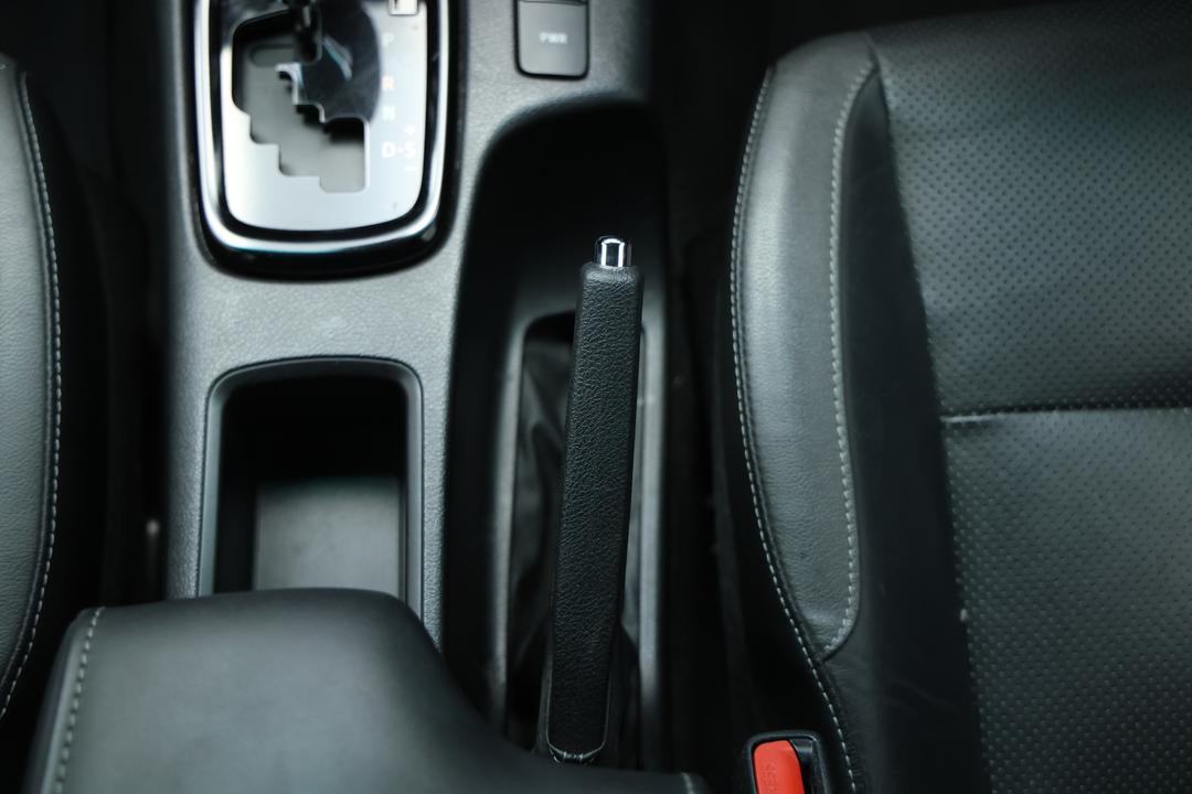 2022 Toyota Hilux Rogue (4x4), Automatic, 27945 km, Gear Lever 